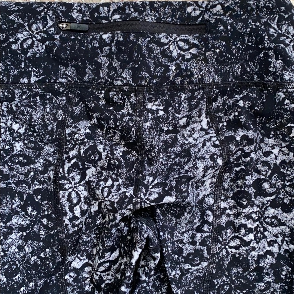 SOLD Lululemon leggings - Picture 3 of 5